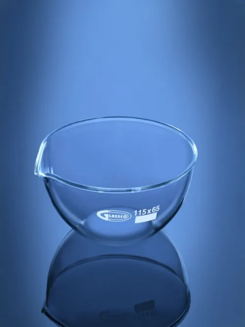 Evaporating dishes for heating and evaporation in chemistry lab